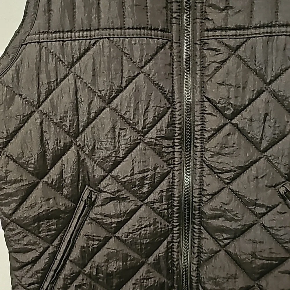 Graphite Puffer Vest - Picture 2 of 5